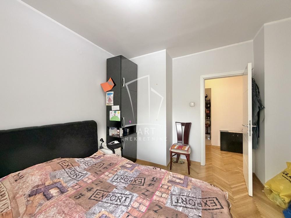 Stan na prodaju u Beogradu, Vračar, troiposoban, 76m2, cena 360000 evra