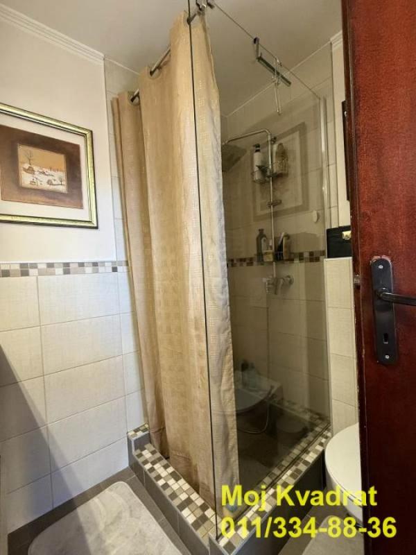 Stan na prodaju u Beogradu, Novi Beograd blok 62, dvoiposoban, 64m2, cena 230000 evra
