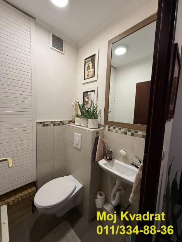 Stan na prodaju u Beogradu, Novi Beograd blok 62, dvoiposoban, 64m2, cena 230000 evra