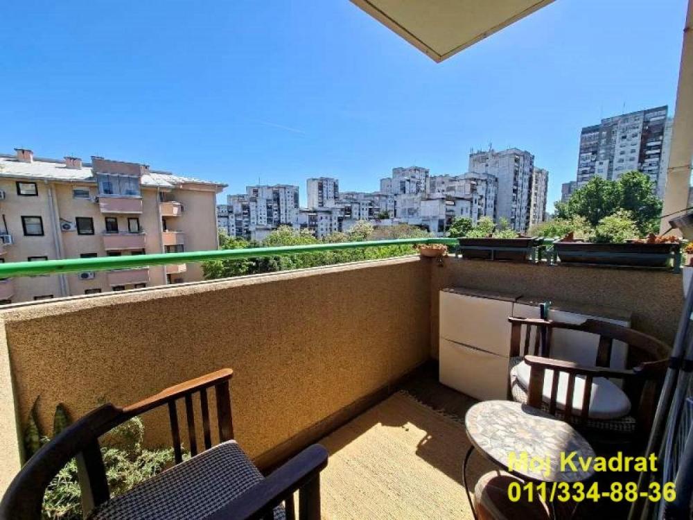 Stan na prodaju u Beogradu, Novi Beograd blok 62, dvoiposoban, 64m2, cena 230000 evra