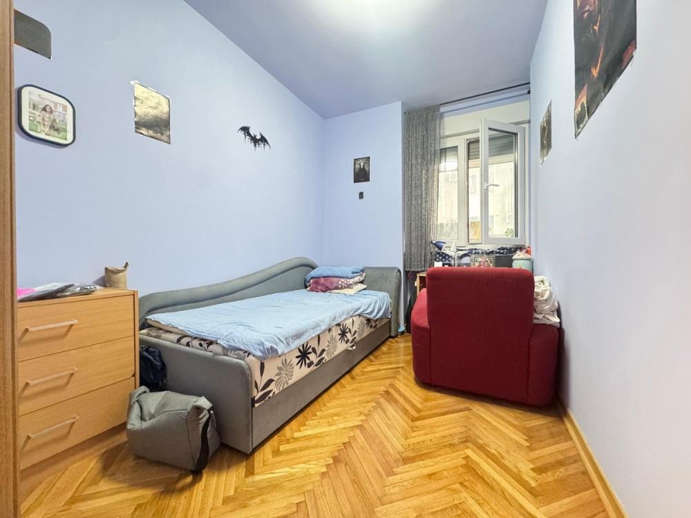Stan na prodaju u Beogradu, Kalenić pijaca, trosoban, 84m2, cena 310000 evra