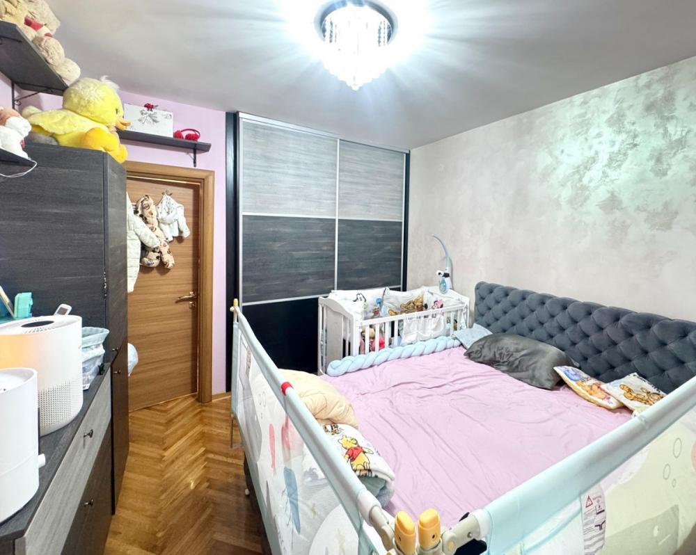 Stan na prodaju u Beogradu, Kalenić pijaca, trosoban, 84m2, cena 310000 evra