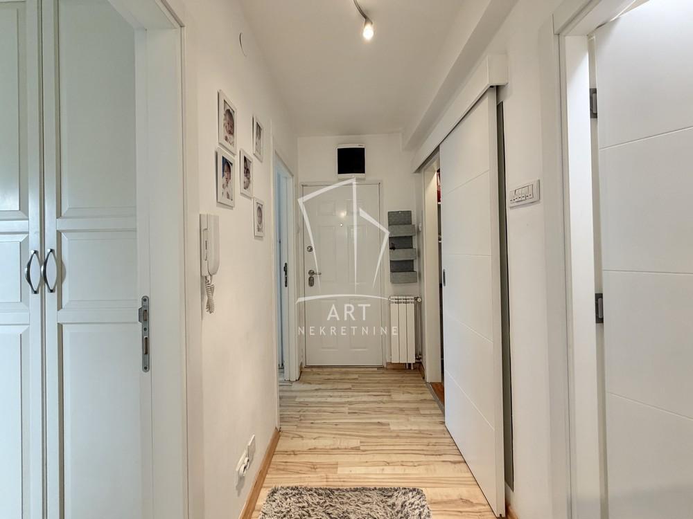 Stan na prodaju u Beogradu, Novi Beograd, dvoiposoban, 55m2, cena 219000 evra