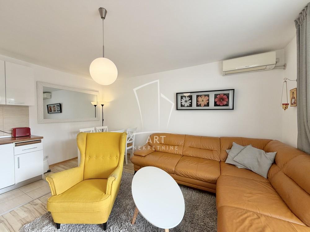 Stan na prodaju u Beogradu, Novi Beograd, dvoiposoban, 55m2, cena 219000 evra