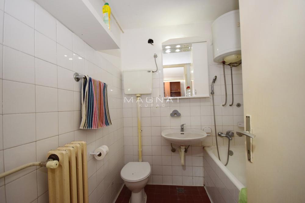 Stan na prodaju u Beogradu, Rakovica, jednoiposoban, 44m2, cena 122000 evra