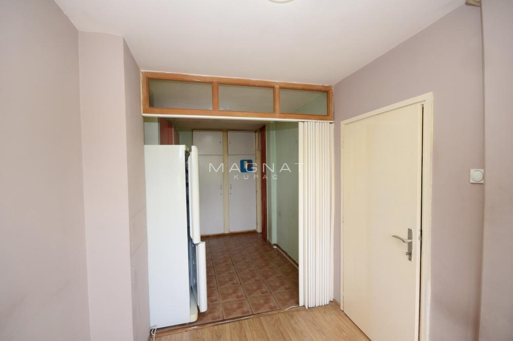 Stan na prodaju u Beogradu, Rakovica, jednoiposoban, 44m2, cena 122000 evra