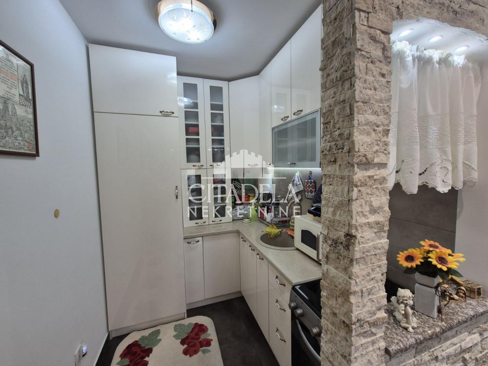Stan na prodaju u Beogradu, Voždovac, jednoiposoban, 45m2, cena 150000 evra