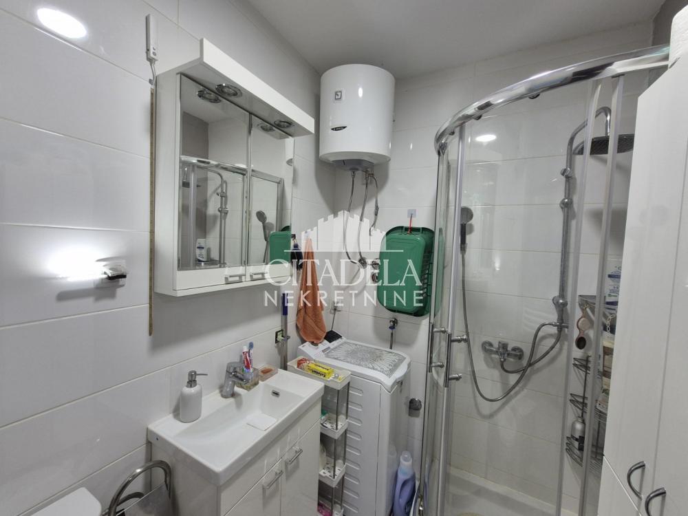 Stan na prodaju u Beogradu, Voždovac, jednoiposoban, 45m2, cena 150000 evra