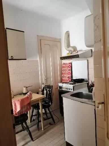 Stan na prodaju u Beogradu, Dorćol, trosoban, 68m2, cena 304900 evra