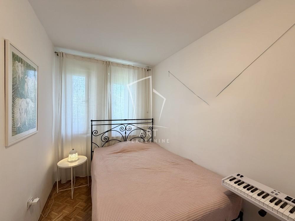 Stan na prodaju u Beogradu, Novi Beograd blok 11 (Hotel Jugoslavija), jednoiposoban, 48m2, cena 219900 evra