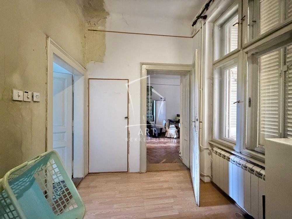 Stan na prodaju u Beogradu, Vračar, troiposoban, 101m2, cena 360000 evra