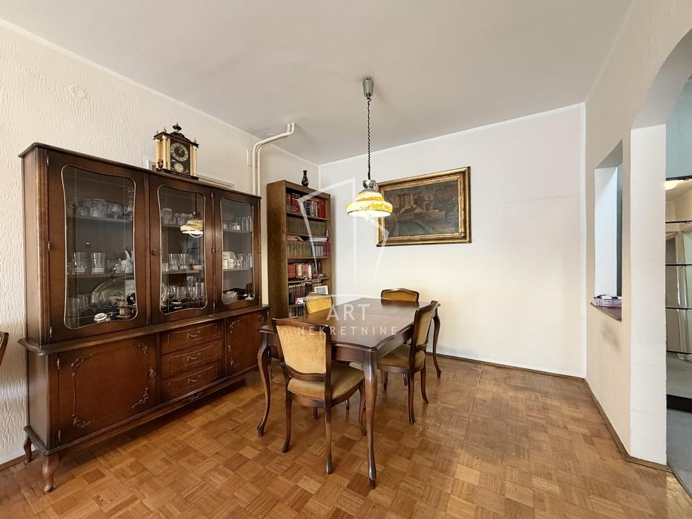 Stan na prodaju u Beogradu, Novi Beograd, dvoiposoban, 71m2, cena 272000 evra