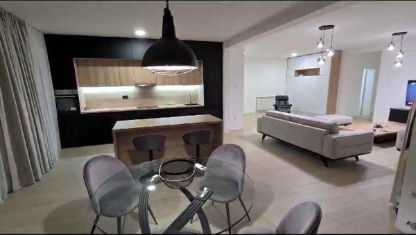 Stan na prodaju u Beogradu, Dedinje, 180m2, cena 900000 evra