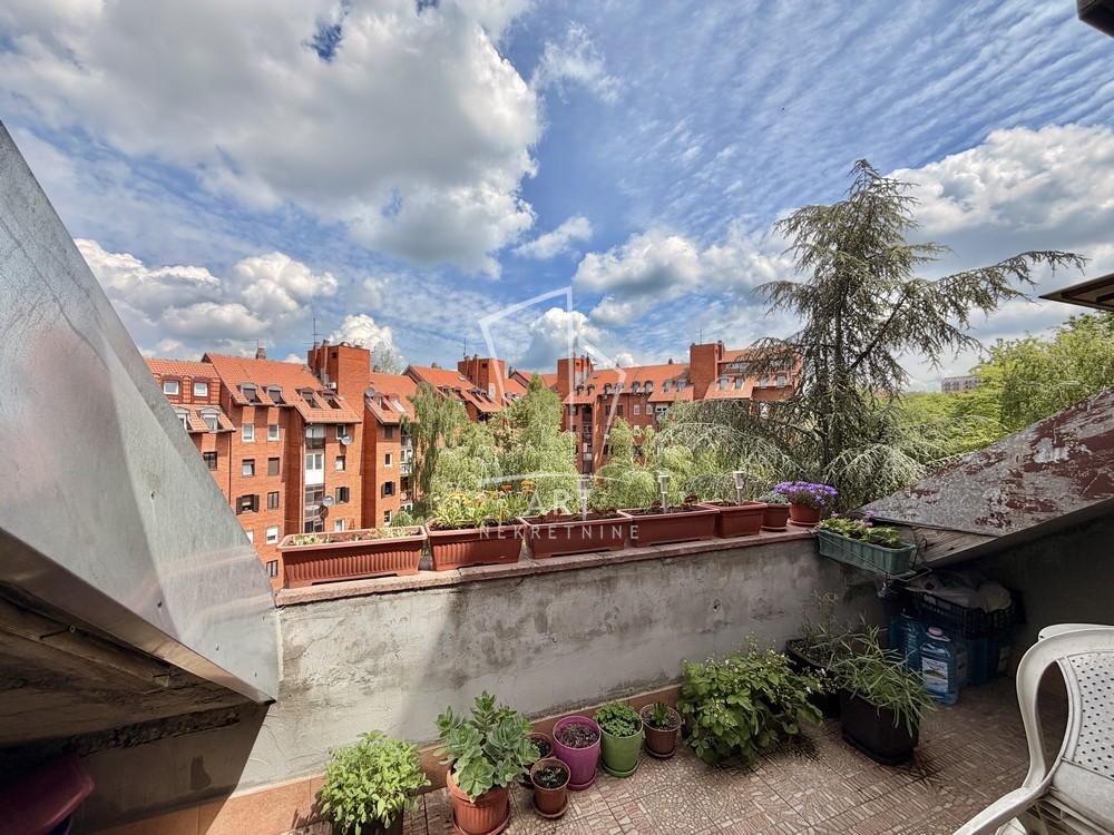 Stan na prodaju u Beogradu, Mirijevo, 130m2, cena 360000 evra