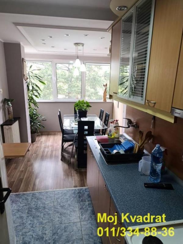 Stan na prodaju u Beogradu, Kanarevo brdo, dvoiposoban, 56m2, cena 155000 evra