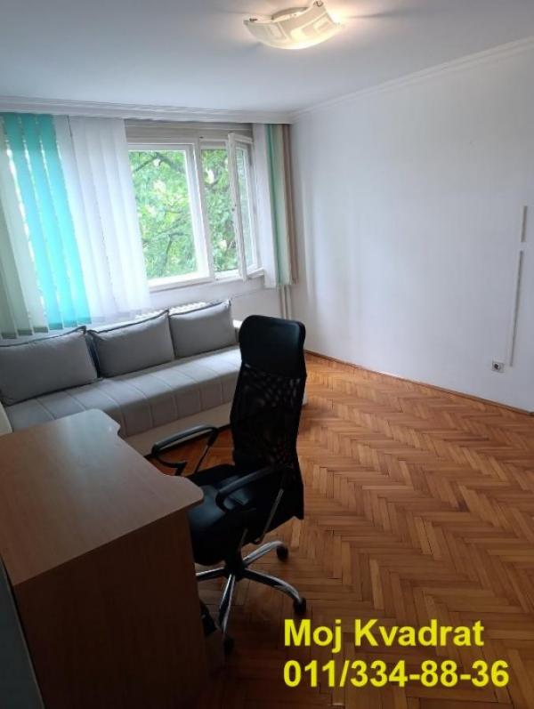 Stan na prodaju u Beogradu, Kanarevo brdo, dvoiposoban, 56m2, cena 155000 evra