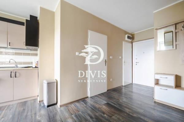 Stan na prodaju u Beogradu, Zemun, dvosoban, 58m2, cena 230000 evra