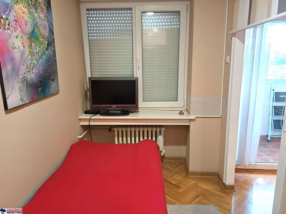 Stan na prodaju u Beogradu, Novi Beograd blok 23, jednoiposoban, 43m2, cena 195000 evra