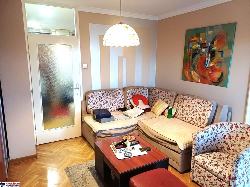 Stan na prodaju u Beogradu, Novi Beograd blok 23, jednoiposoban, 43m2, cena 195000 evra