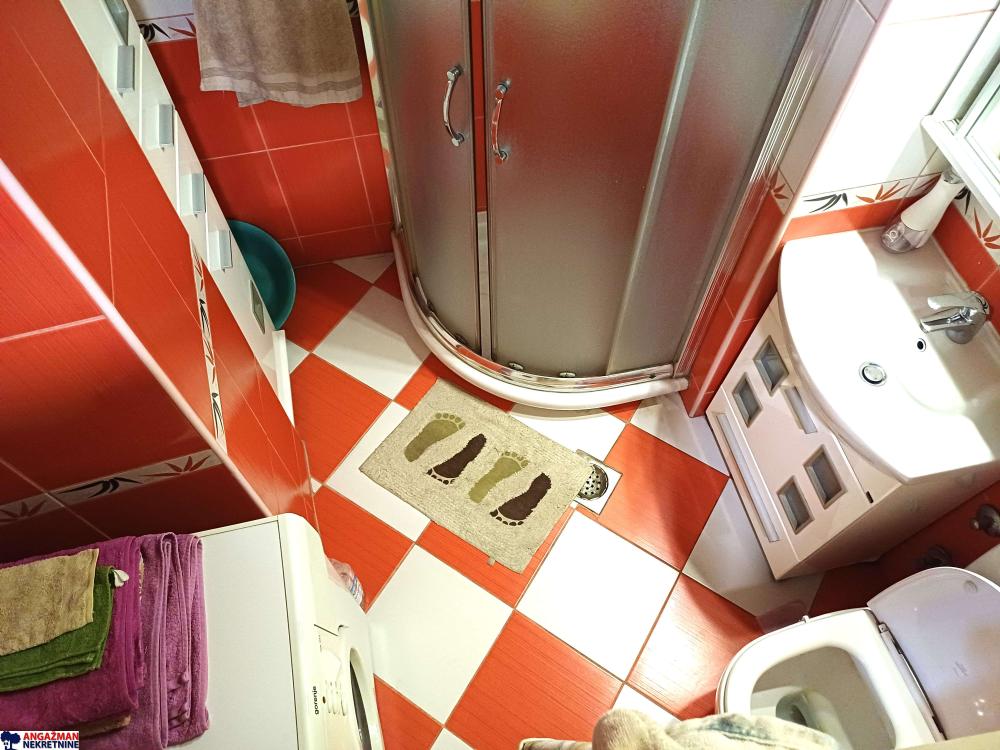 Stan na prodaju u Beogradu, Novi Beograd blok 23, jednoiposoban, 43m2, cena 195000 evra