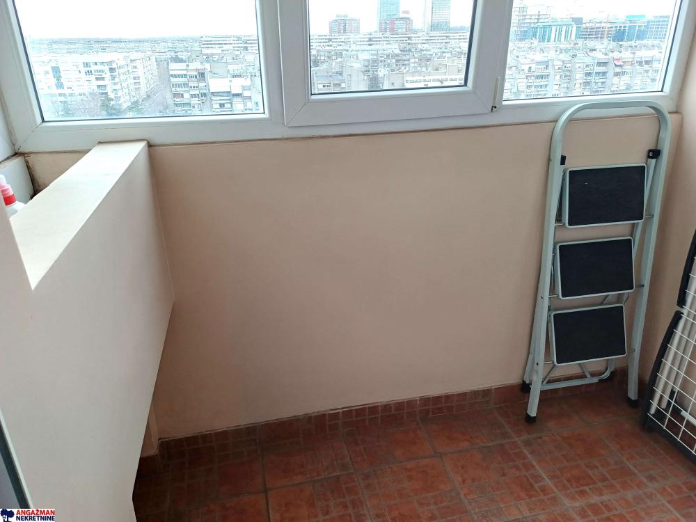 Stan na prodaju u Beogradu, Novi Beograd blok 23, jednoiposoban, 43m2, cena 195000 evra