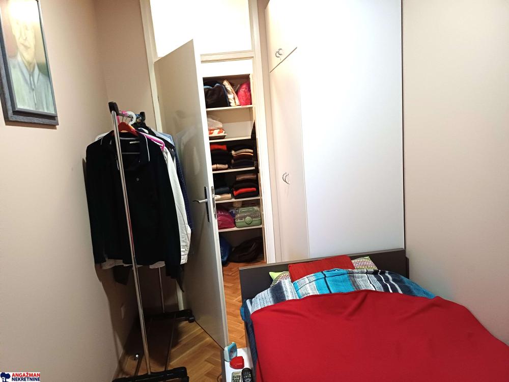 Stan na prodaju u Beogradu, Novi Beograd blok 23, jednoiposoban, 43m2, cena 195000 evra