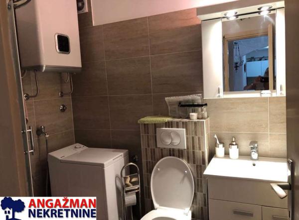 Stan na prodaju u Beogradu, Novi Beograd blok 30 (B92), dvosoban, 63m2, cena 245000 evra