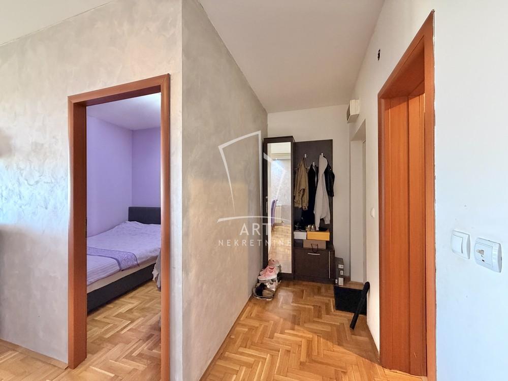 Stan na prodaju u Beogradu, Zvezdara, trosoban, 43m2, cena 137000 evra