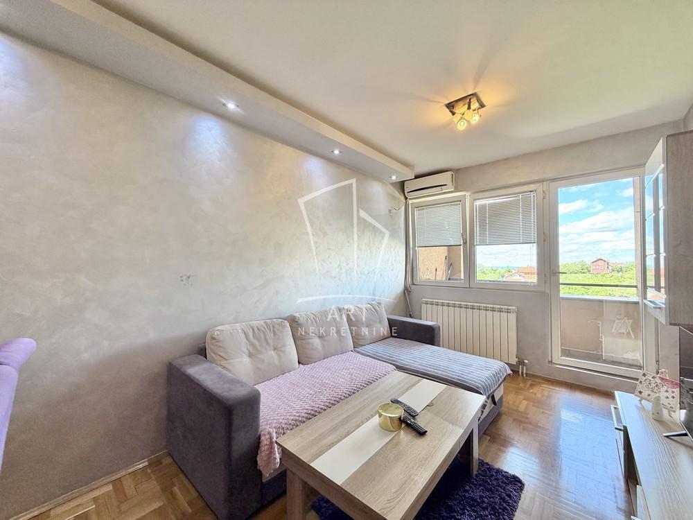 Stan na prodaju u Beogradu, Zvezdara, trosoban, 43m2, cena 137000 evra