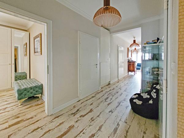 Stan na prodaju u Beogradu, Trošarina, trosoban, 90m2, cena 327000 evra