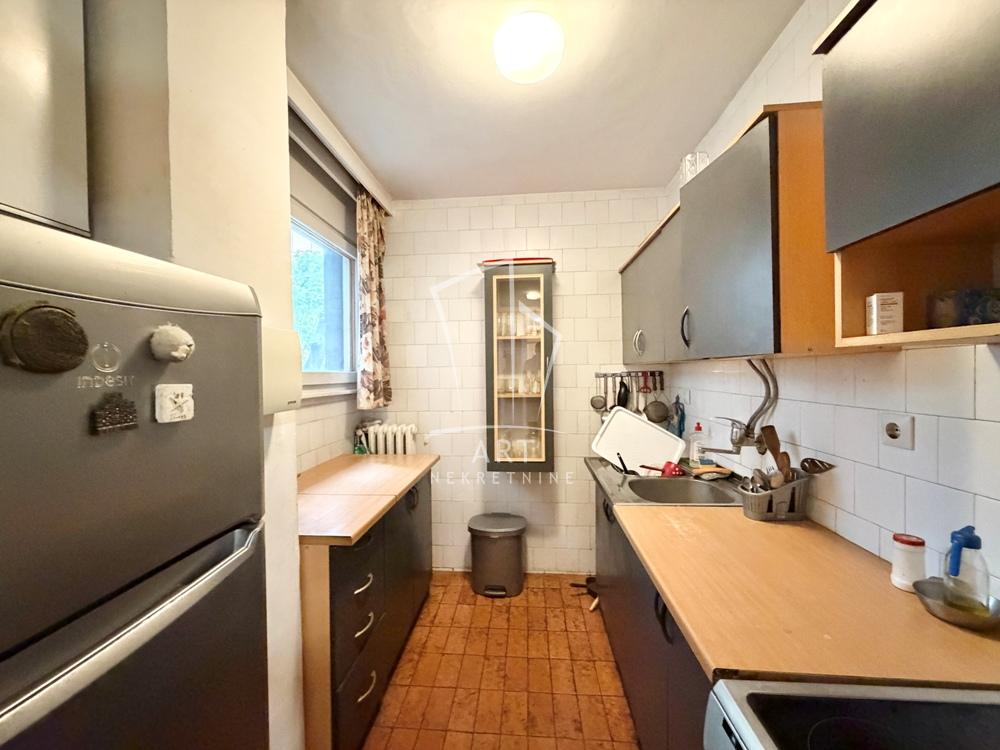 Stan na prodaju u Beogradu, Novi Beograd, troiposoban, 93m2, cena 335000 evra