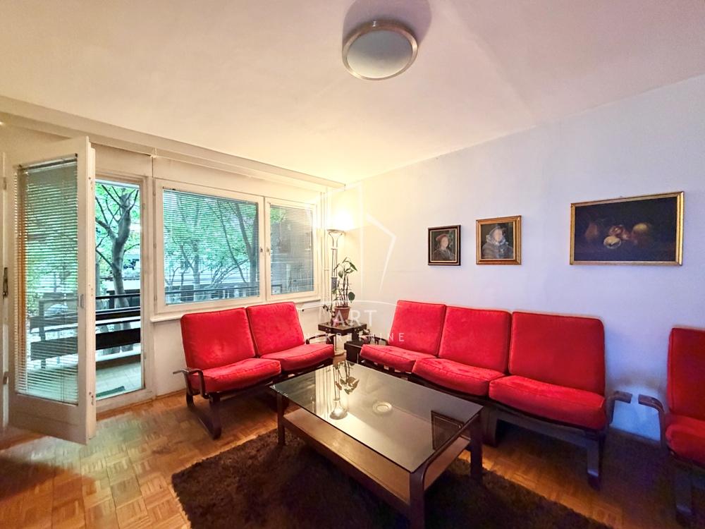 Stan na prodaju u Beogradu, Novi Beograd, troiposoban, 93m2, cena 335000 evra