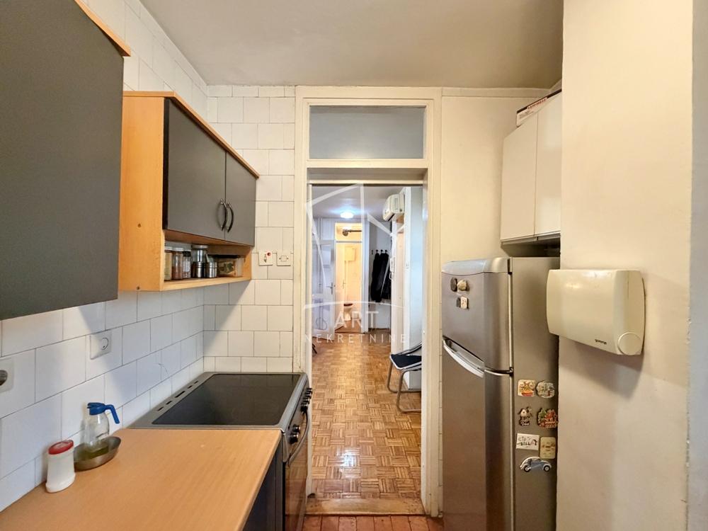 Stan na prodaju u Beogradu, Novi Beograd, troiposoban, 93m2, cena 335000 evra