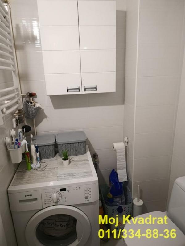 Stan na prodaju u Beogradu, Tošin bunar, dvoiposoban, 61m2, cena 219000 evra