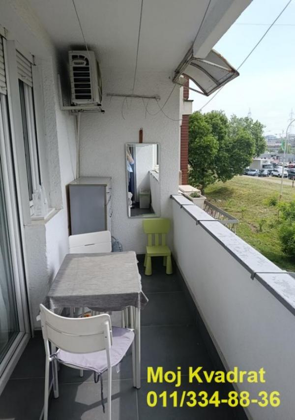 Stan na prodaju u Beogradu, Tošin bunar, dvoiposoban, 61m2, cena 219000 evra