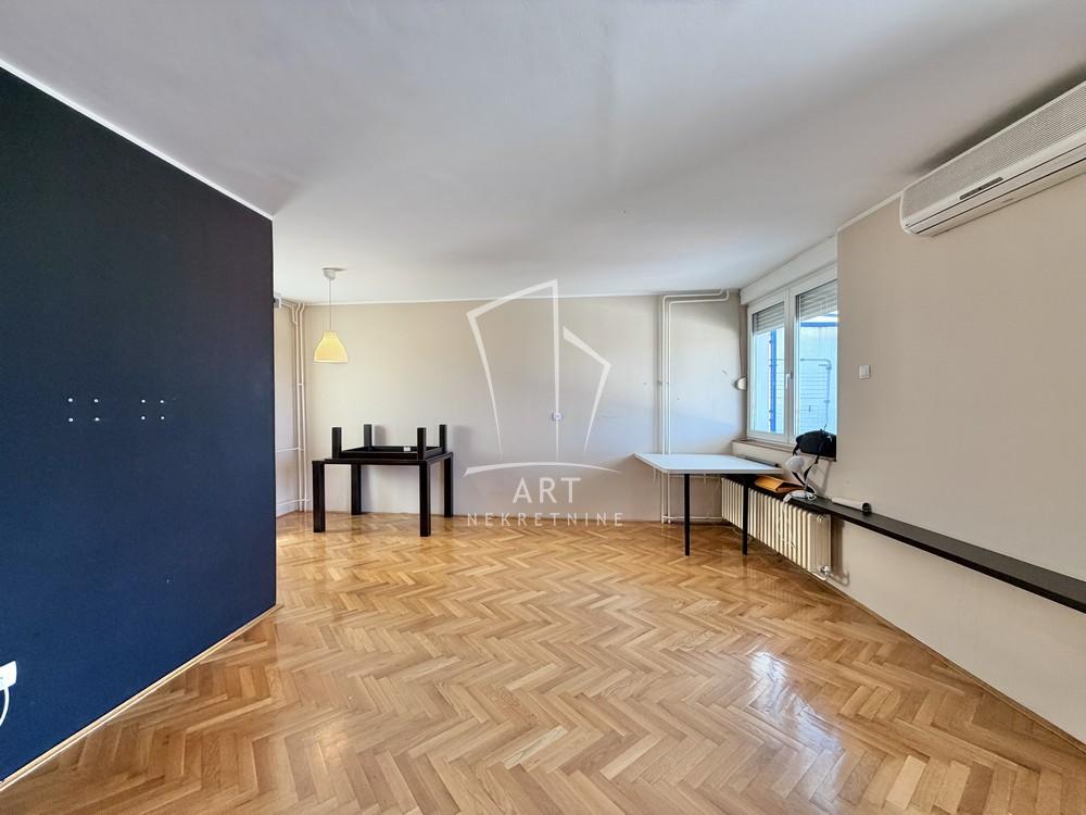 Stan na prodaju u Beogradu, Palilula, trosoban, 90m2, cena 355000 evra