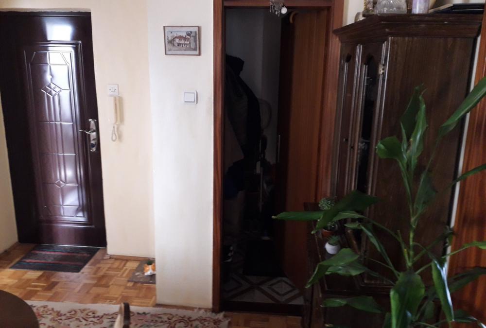 Stan na prodaju u Beogradu, Labudovo brdo, troiposoban, 83m2, cena 240000 evra