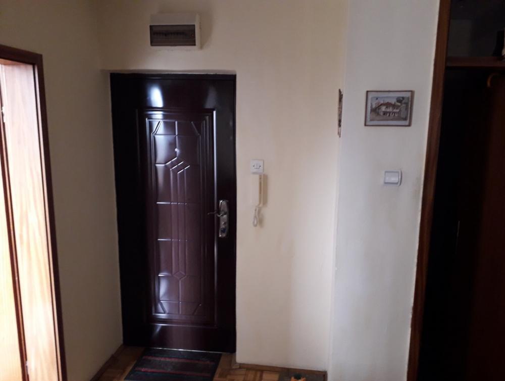 Stan na prodaju u Beogradu, Labudovo brdo, troiposoban, 83m2, cena 240000 evra