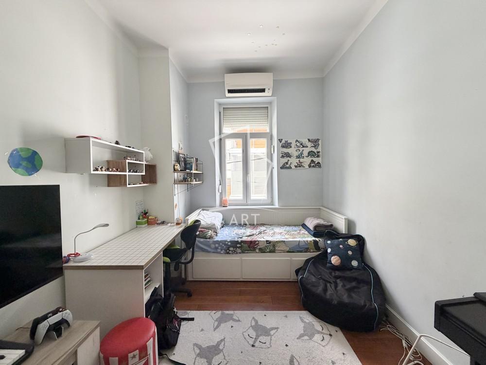Stan na prodaju u Beogradu, Vračar, trosoban, 89m2, cena 375000 evra