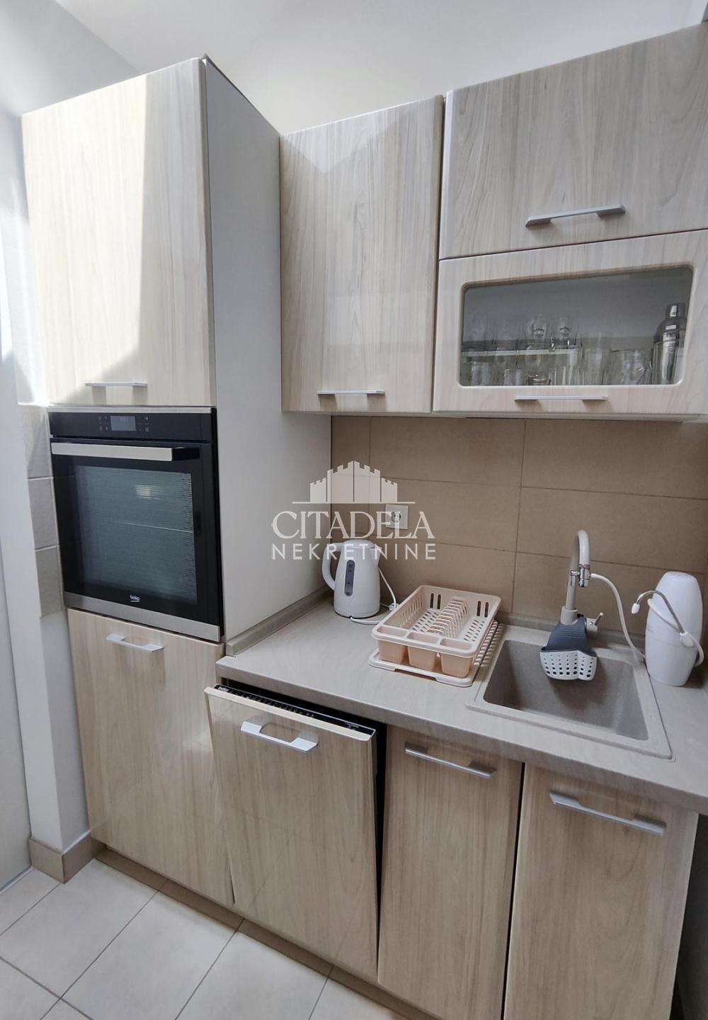 Stan na prodaju u Beogradu, Voždovac, dvosoban, 35m2, cena 185000 evra