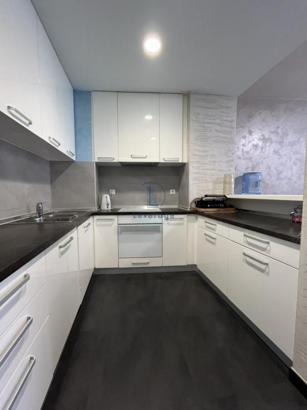 Stan na prodaju u Beogradu, Novi Beograd blok 65, trosoban, 100m2, cena 590000 evra