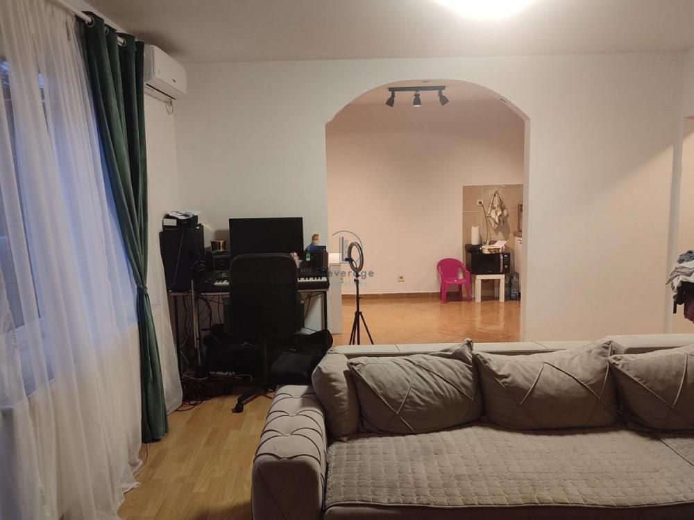 Stan na prodaju u Beogradu, trosoban, 82m2, cena 106000 evra