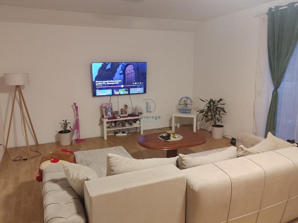 Stan na prodaju u Beogradu, trosoban, 82m2, cena 106000 evra