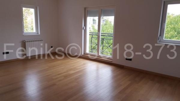 Stan na prodaju u Beogradu, Voždovac, cetvorosoban, 76m2, cena 299000 evra