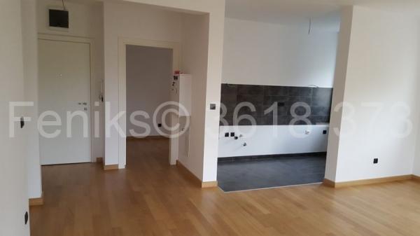 Stan na prodaju u Beogradu, Voždovac, cetvorosoban, 76m2, cena 299000 evra