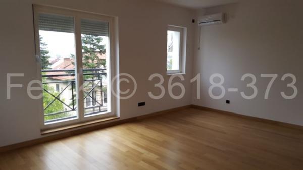Stan na prodaju u Beogradu, Voždovac, cetvorosoban, 76m2, cena 299000 evra