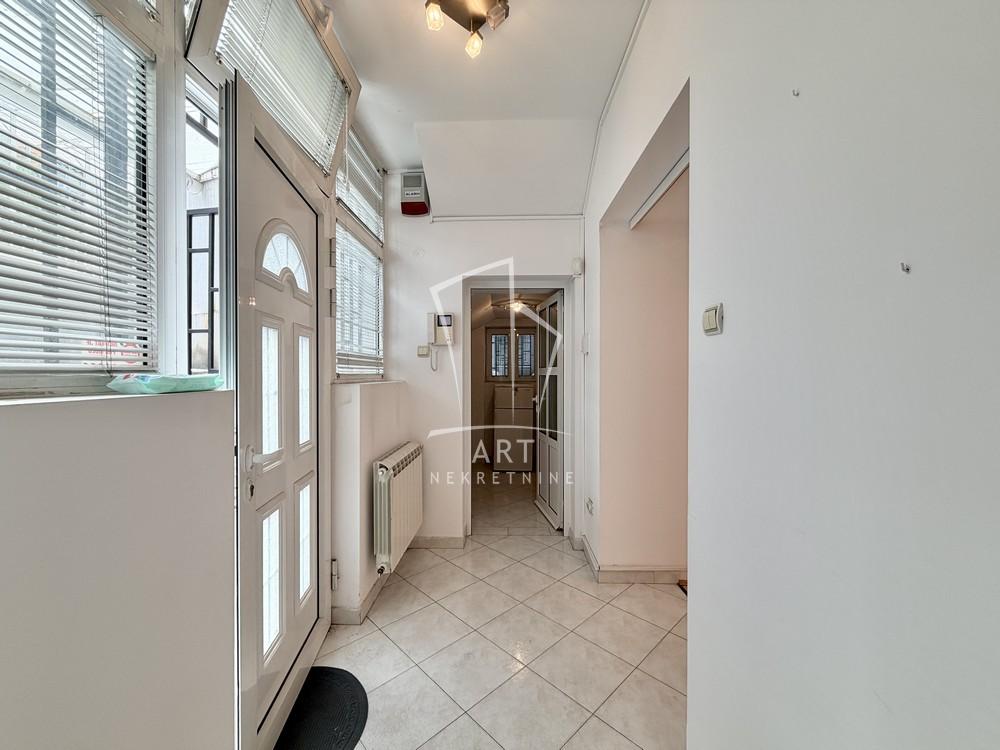 Stan na prodaju u Beogradu, Savski venac, dvosoban, 53m2, cena 159000 evra