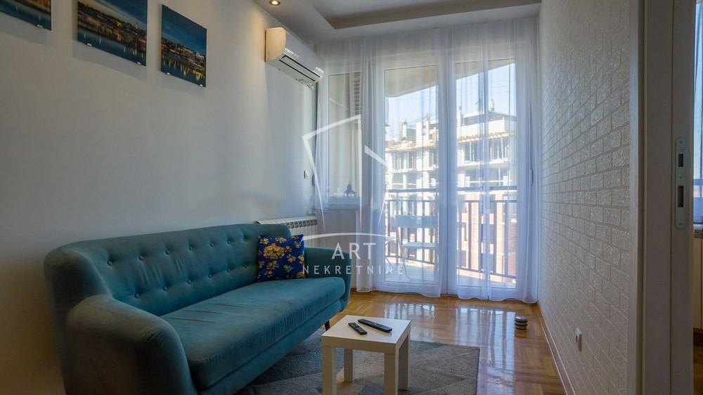 Stan na prodaju u Beogradu, Banjica, jednoiposoban, 31m2, cena 140000 evra