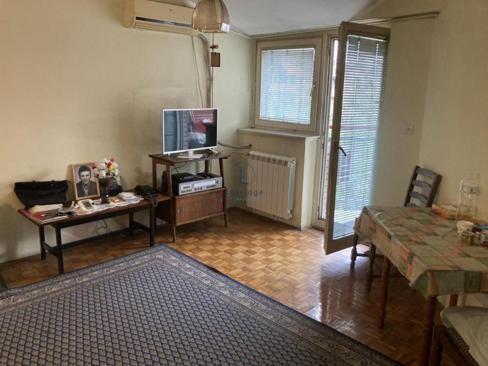 Stan na prodaju u Beogradu, Novi Beograd blok 11 (Hotel Jugoslavija), dvosoban, 48m2, cena 167900 evra