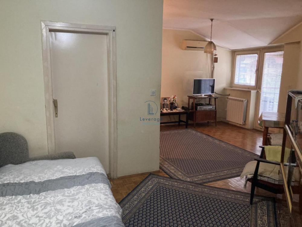 Stan na prodaju u Beogradu, Novi Beograd blok 11 (Hotel Jugoslavija), dvosoban, 48m2, cena 167900 evra